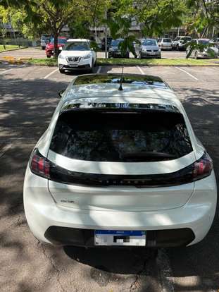 PEUGEOT-208-2022