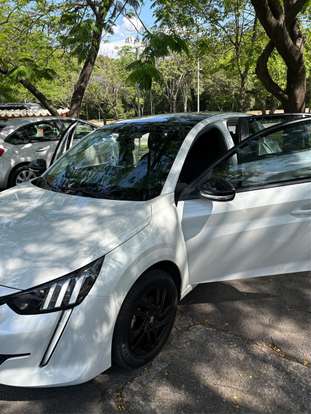 PEUGEOT-208-2022