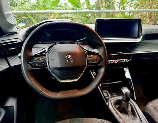 PEUGEOT-208-2022