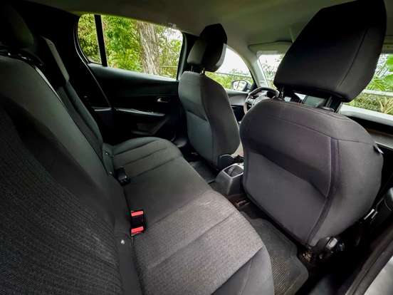 PEUGEOT-208-2022