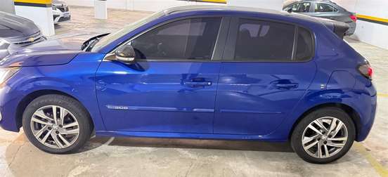 PEUGEOT-208-2021