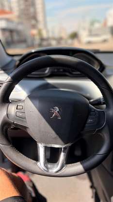 PEUGEOT-208-2013