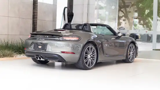 PORSCHE-718-2024