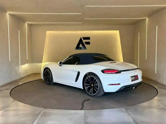 PORSCHE-718-2021