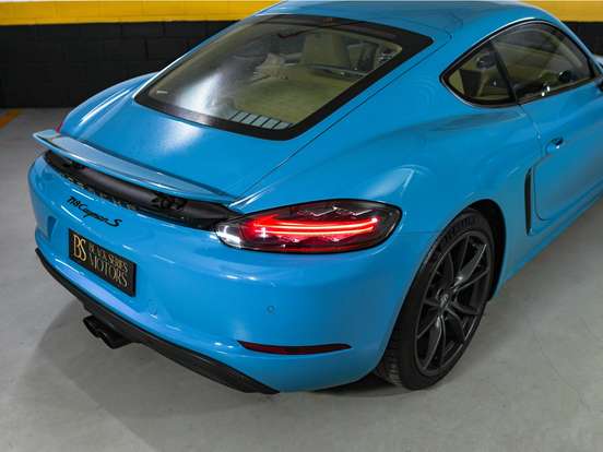 PORSCHE-718-2017