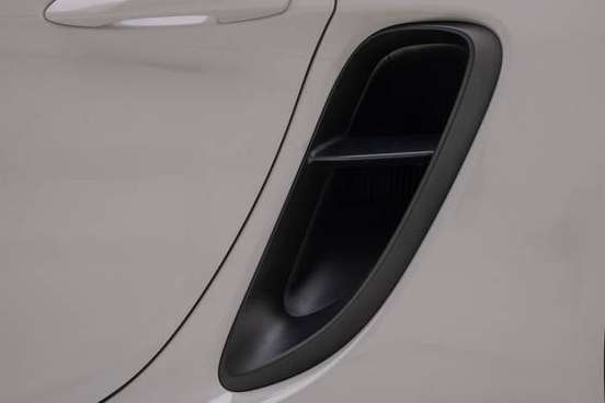 PORSCHE-718-2025
