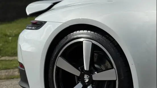 PORSCHE-911-2025