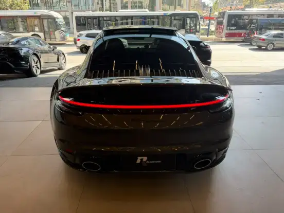 PORSCHE-911-2023