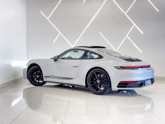 PORSCHE-911-2023