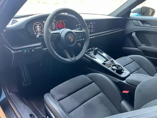 PORSCHE-911-2025