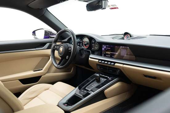 PORSCHE-911-2020