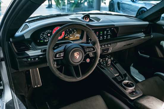 PORSCHE-911-2025