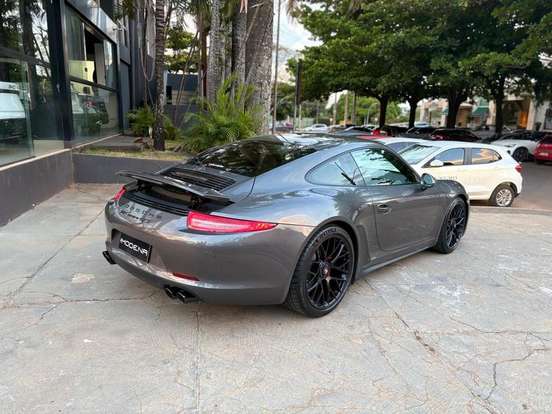 PORSCHE-911-2015