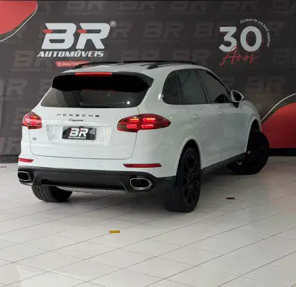PORSCHE-CAYENNE-2017