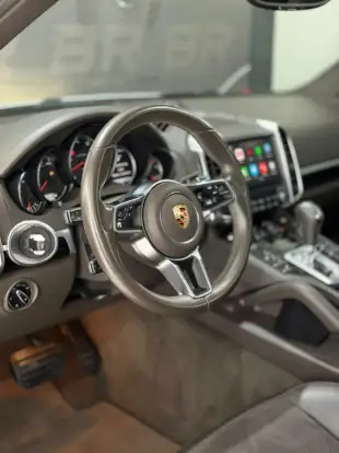 PORSCHE-CAYENNE-2017