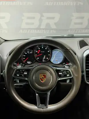 PORSCHE-CAYENNE-2017