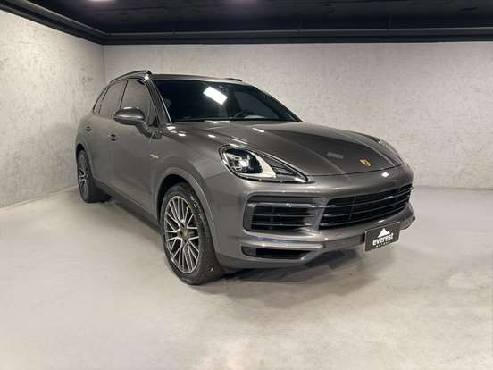 PORSCHE-CAYENNE-2020