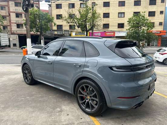 PORSCHE-CAYENNE-2024