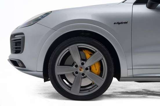PORSCHE-CAYENNE-2020