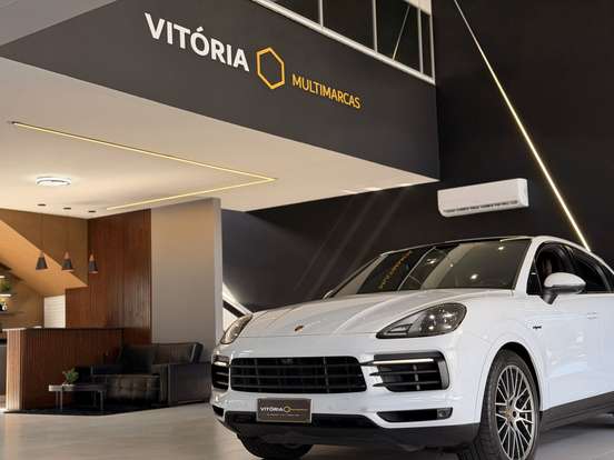 PORSCHE-CAYENNE-2022
