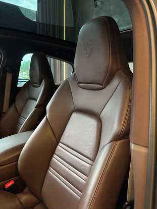 PORSCHE-CAYENNE-2023
