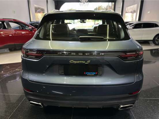 PORSCHE-CAYENNE-2018