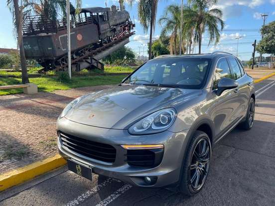 PORSCHE-CAYENNE-2015
