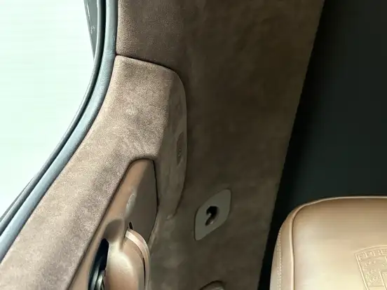 PORSCHE-CAYENNE-2021