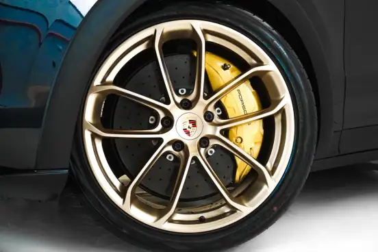 PORSCHE-CAYENNE-2022