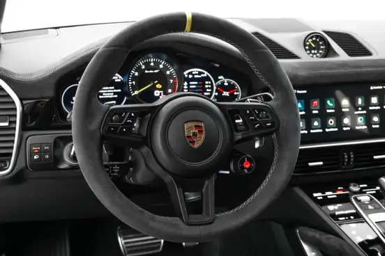 PORSCHE-CAYENNE-2022