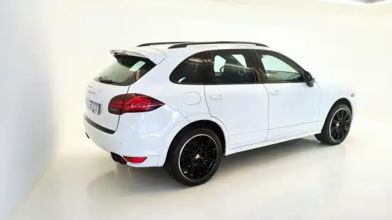 PORSCHE-CAYENNE-2013