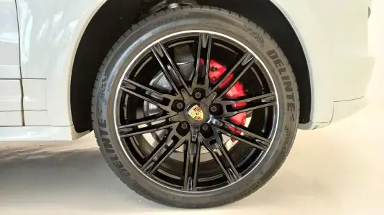 PORSCHE-CAYENNE-2013