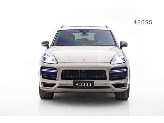 PORSCHE-CAYENNE-2022