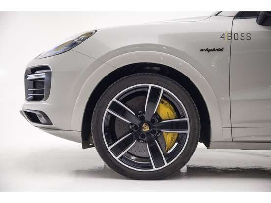 PORSCHE-CAYENNE-2022