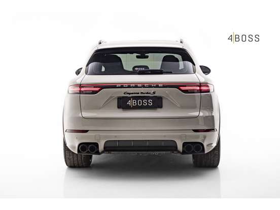 PORSCHE-CAYENNE-2022