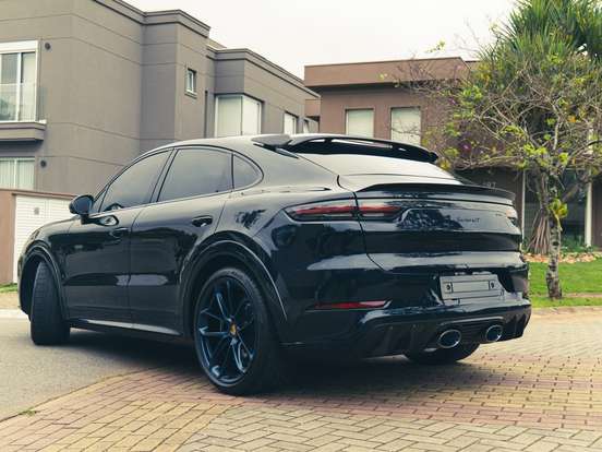 PORSCHE-CAYENNE-2022