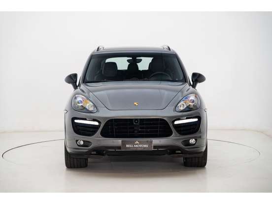 PORSCHE-CAYENNE-2012