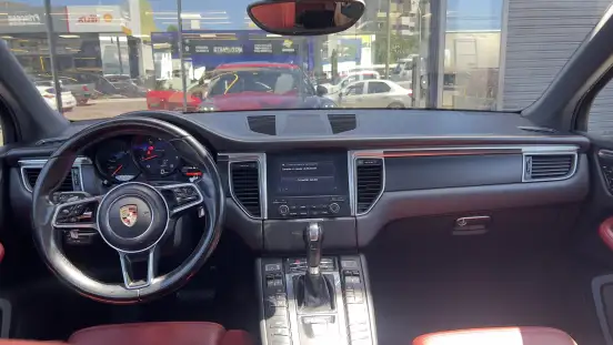 PORSCHE-MACAN-2017
