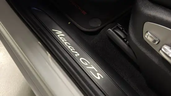 PORSCHE-MACAN-2022