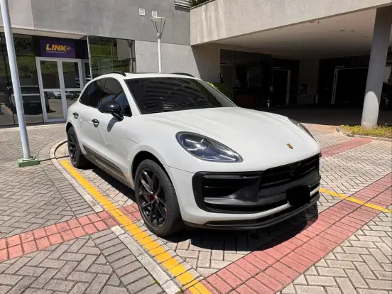 PORSCHE-MACAN-2023