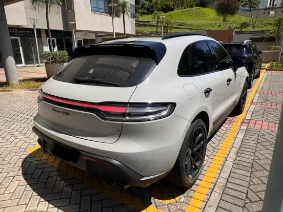 PORSCHE-MACAN-2023