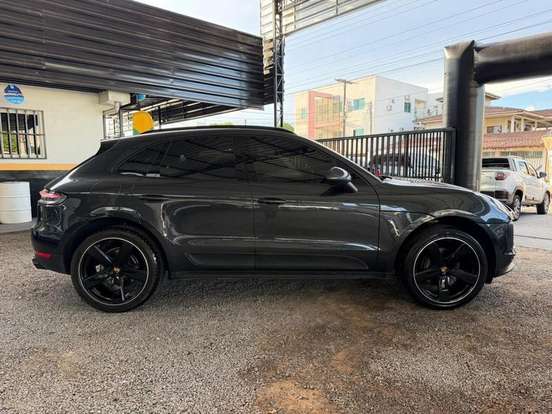 PORSCHE-MACAN-2021