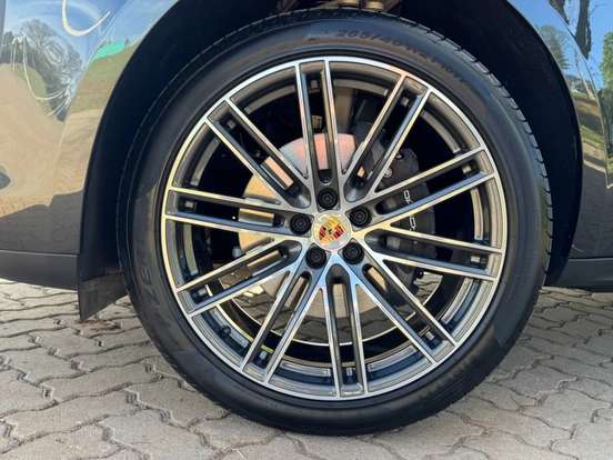 PORSCHE-MACAN-2024