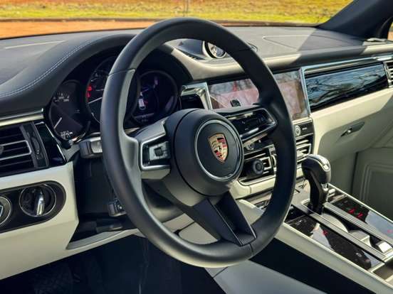 PORSCHE-MACAN-2024