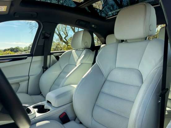 PORSCHE-MACAN-2024