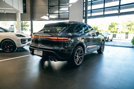 PORSCHE-MACAN-2024