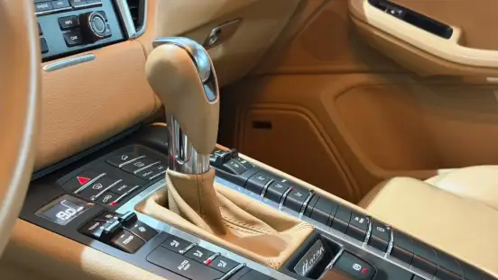 PORSCHE-MACAN-2014