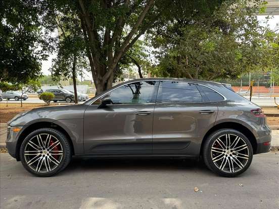 PORSCHE-MACAN-2015