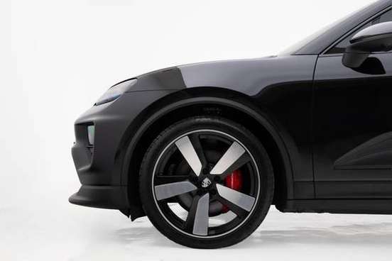 PORSCHE-MACAN-2024