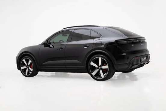 PORSCHE-MACAN-2024